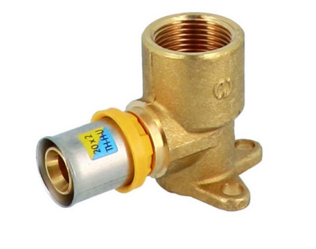 ATTACCO A MURO CON FLANGIA 3 FORI 3/4" x 20